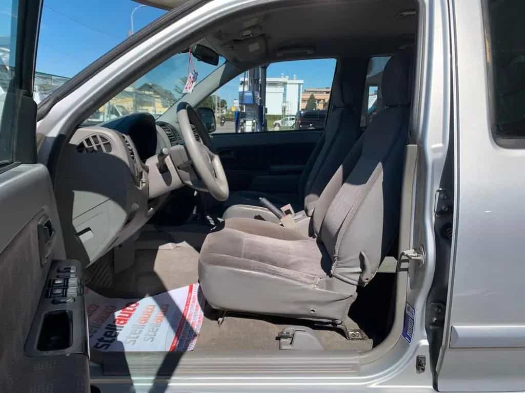 Isuzu D-Max I 3.0 TD Space LS 06/2004-photo-9