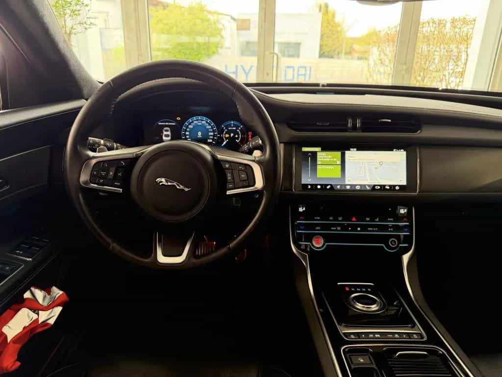 Jaguar XF 20d Aut. Chequered Flag 02/2021-photo-9