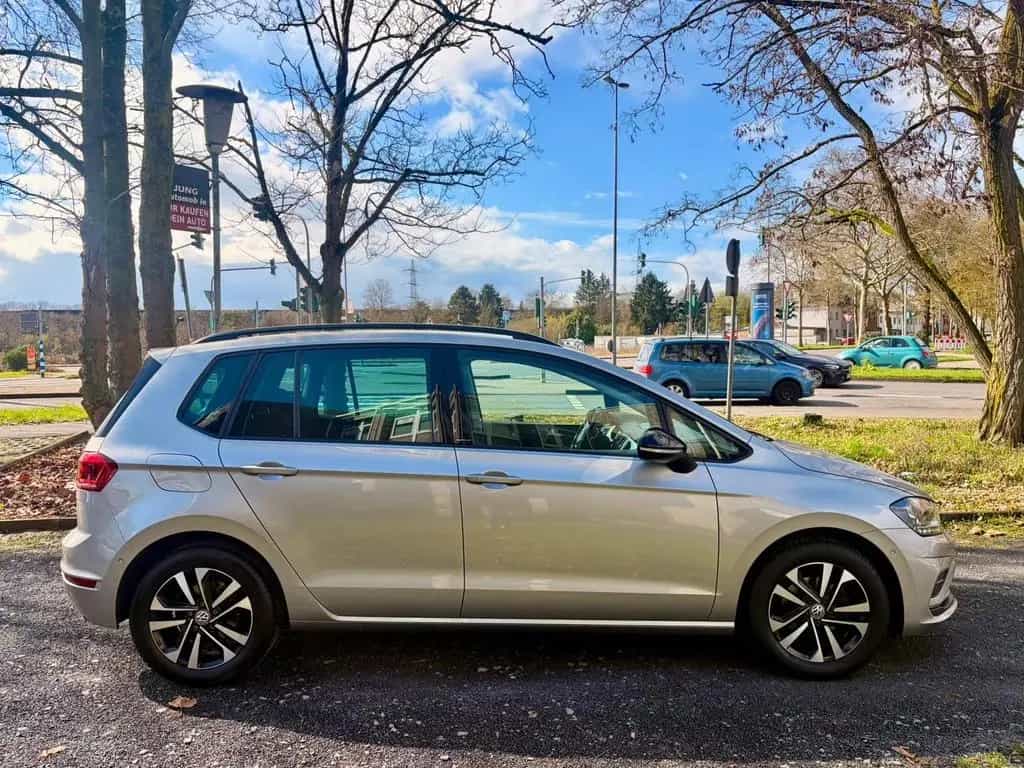 Volkswagen Golf Sportsvan VII IQ.DRIVE / 59.600 km / Navi 07/2019-photo-4