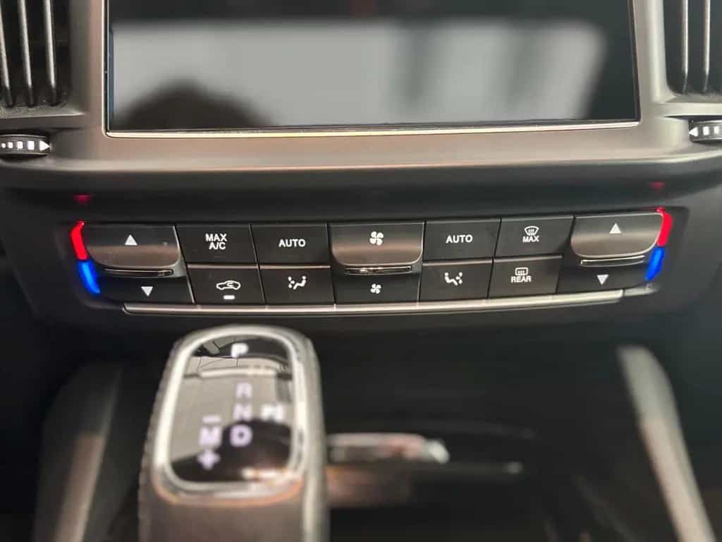 Maserati Levante GranSportSQ4 MATRIX HARMAN AHK PANO SOFT 03/2021-photo-28