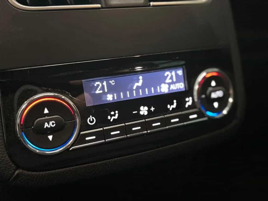 Maserati Levante GranSportSQ4 MATRIX HARMAN AHK PANO SOFT 03/2021-photo-32