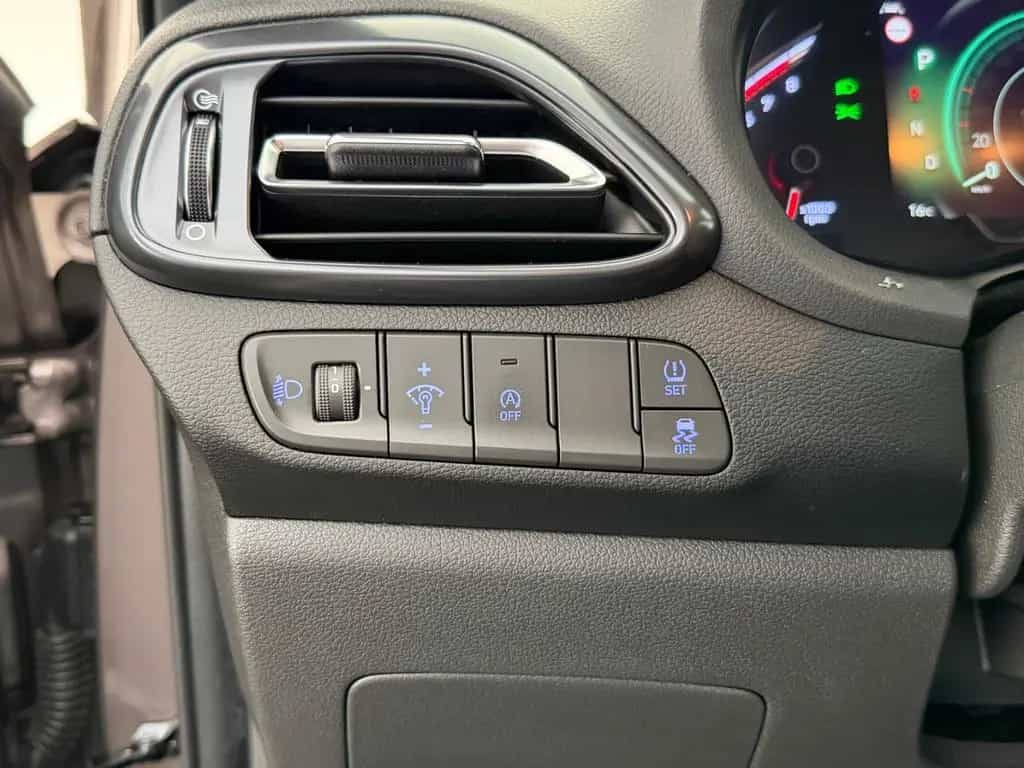 Hyundai i30 cw Mild-Hybrid*N LINE*LED-TEMPO-SHZ-LHZ-PDC 01/2022-photo-34