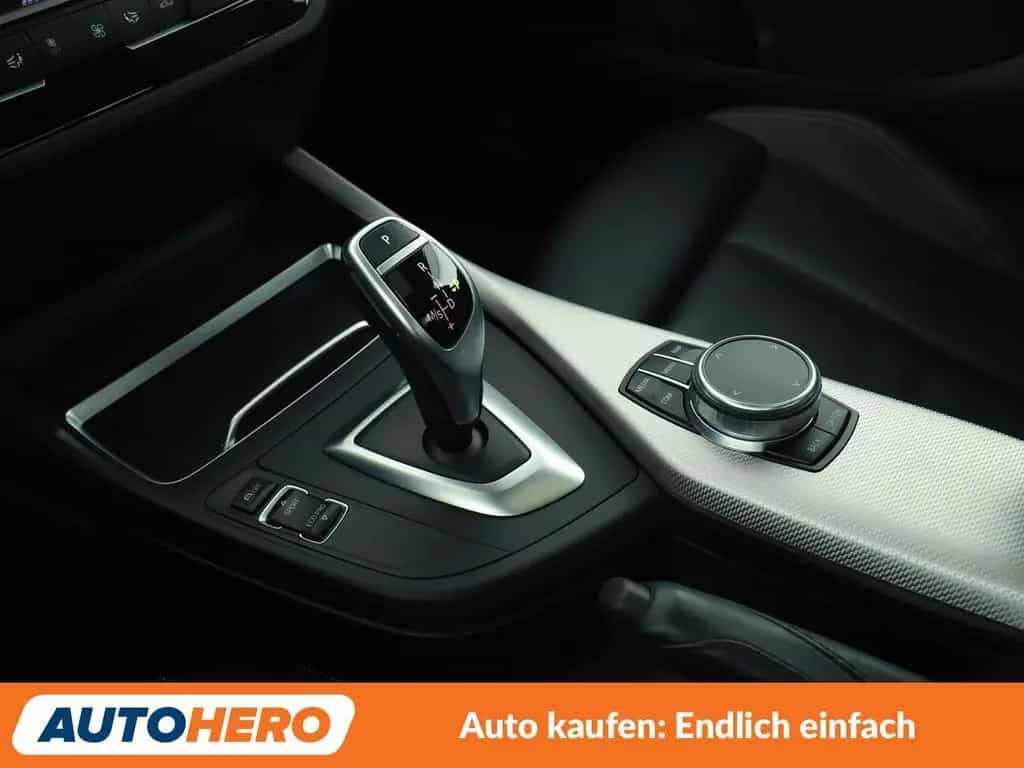 BMW 2 Series 220i M Sport Aut.*NAVI*PDC*SHZ*TEMPO* 05/2019-photo-25