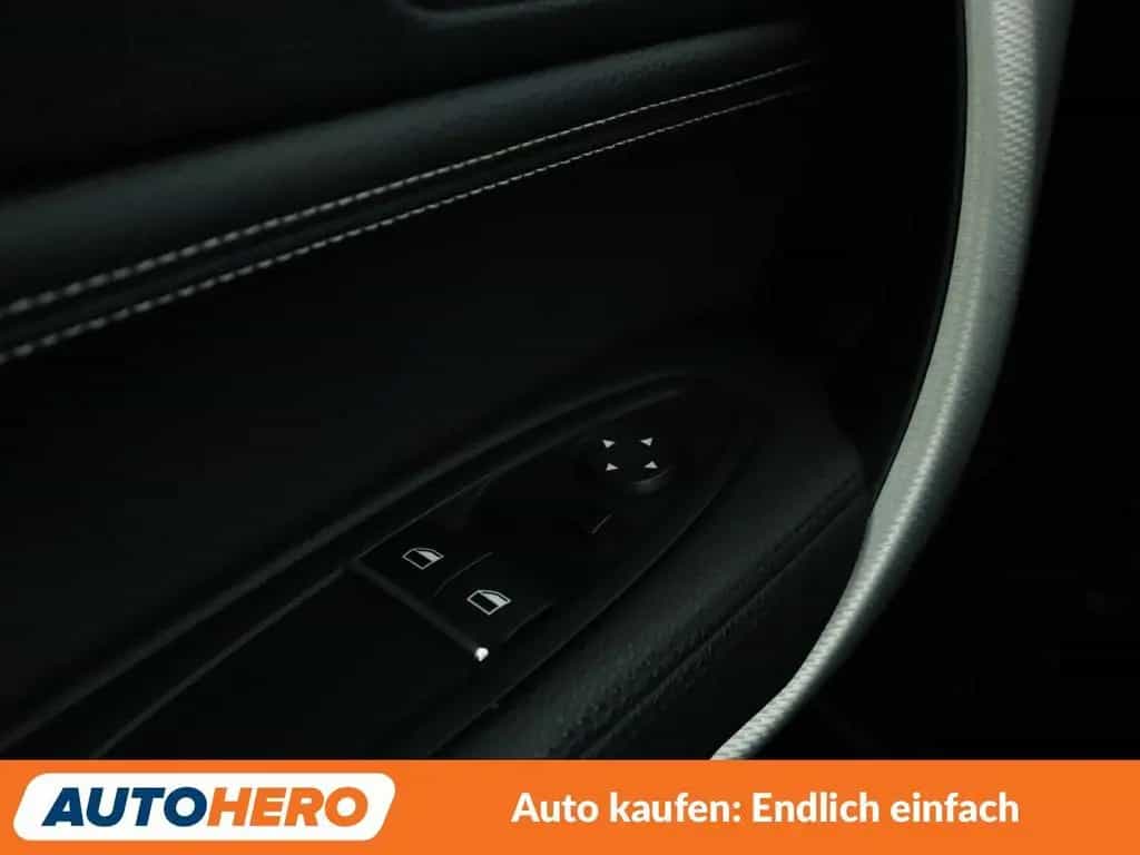 BMW 2 Series 220i M Sport Aut.*NAVI*PDC*SHZ*TEMPO* 05/2019-photo-28