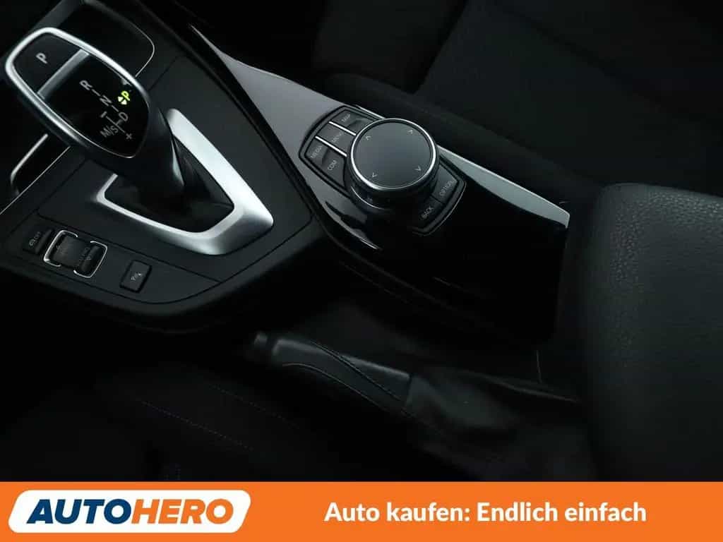 BMW M140 Special Edition Aut.*NAVI*TEMPO*LED*CAM*SH 09/2017-photo-23