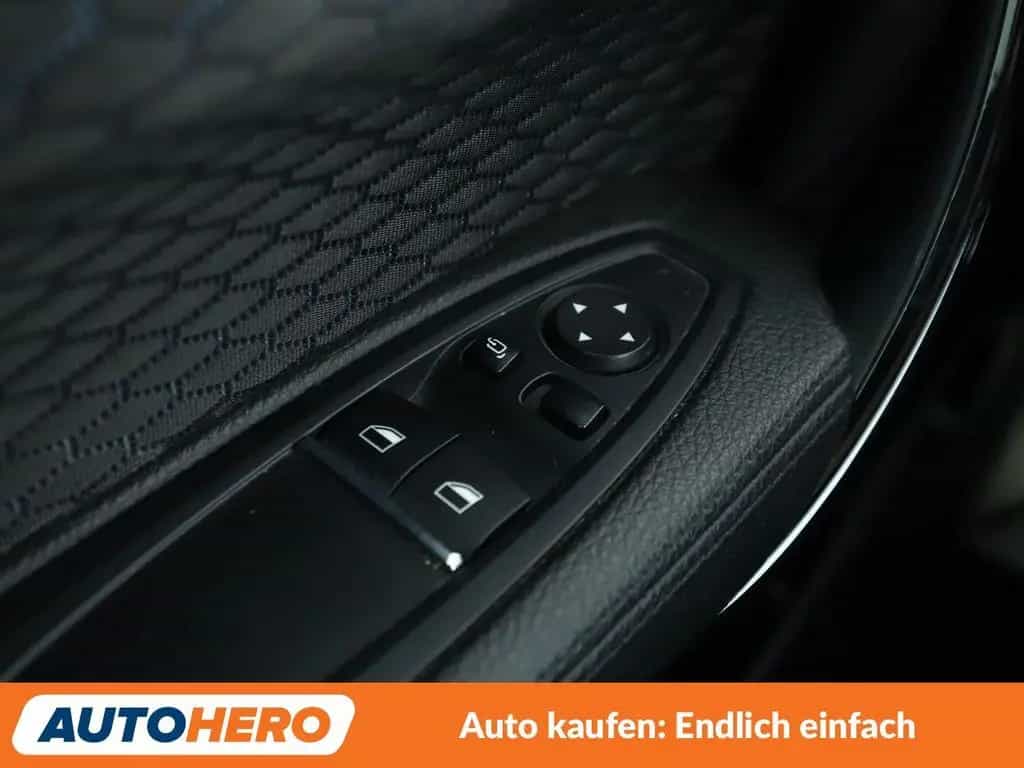 BMW M140 Special Edition Aut.*NAVI*TEMPO*LED*CAM*SH 09/2017-photo-24