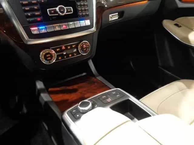 Mercedes-Benz GL 500 GL550 4MATIC AMG 03/2014-photo-12