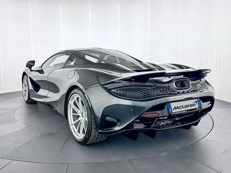 McLaren 750S Coupe - McLaren Milano 03/2025-photo-3