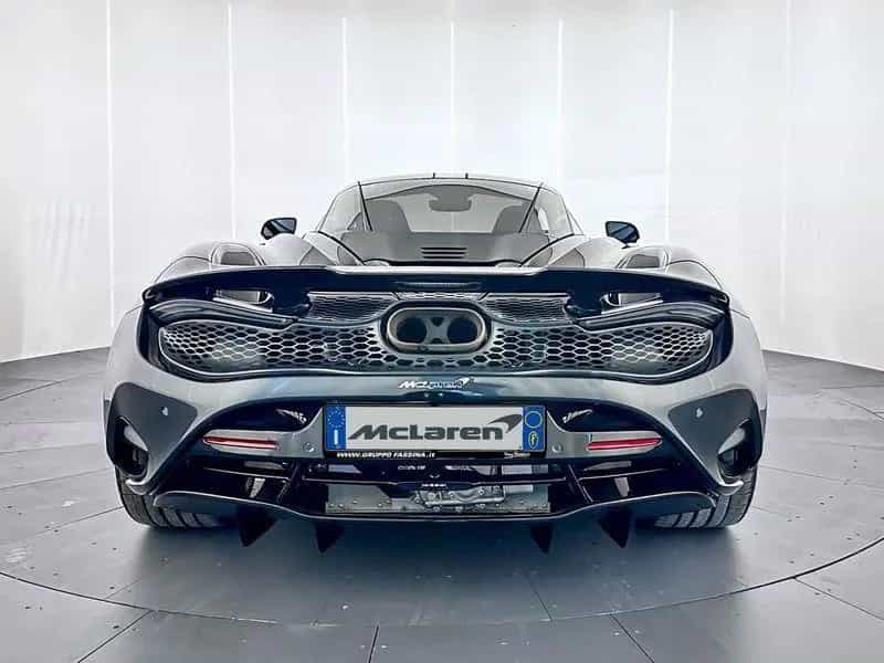 McLaren 750S Coupe - McLaren Milano 03/2025-photo-4