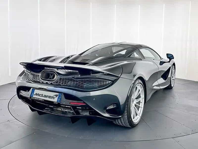 McLaren 750S Coupe - McLaren Milano 03/2025-photo-5