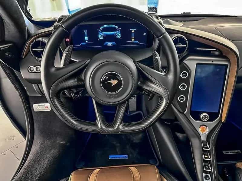 McLaren 750S Coupe - McLaren Milano 03/2025-photo-9