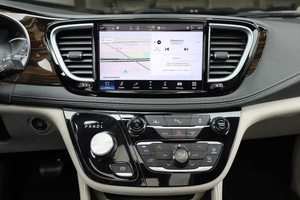 Chrysler Pacifica 3.6 Hybrid Limited/PANO/SHZ/LHZ/TTW/R17 07/2023-photo-12