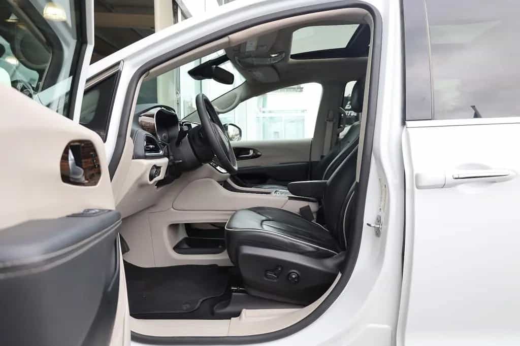 Chrysler Pacifica 3.6 Hybrid Limited/PANO/SHZ/LHZ/TTW/R17 07/2023-photo-7