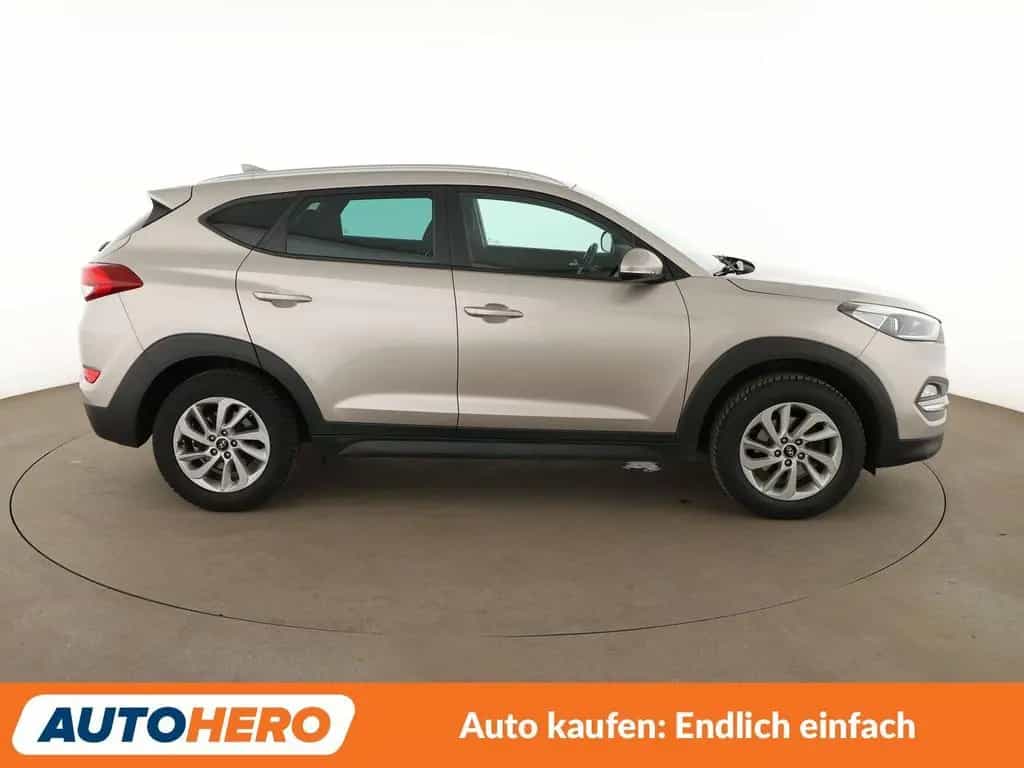 Hyundai TUCSON 1.6 Trend blue 2WD*NAVI*TEMPO*SHZ*AHK* 07/2017-photo-6