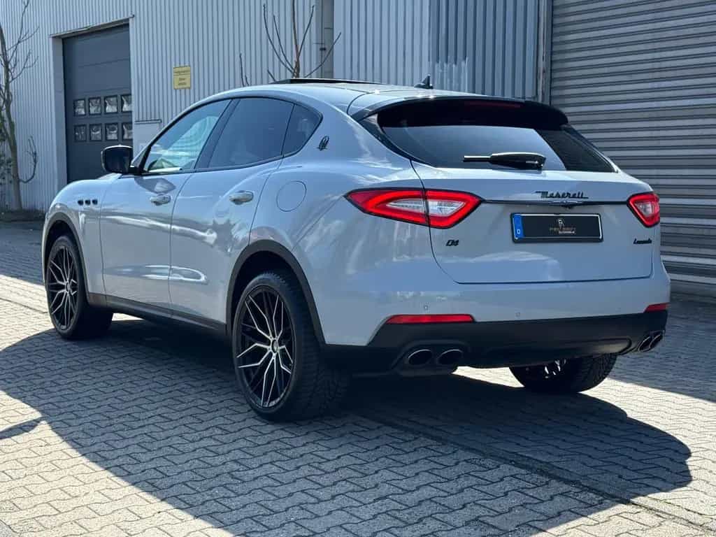 Maserati Levante 3.0 V6 GS 4x4 *1 Of 1*Exklusiv Umbau* 07/2019-photo-7