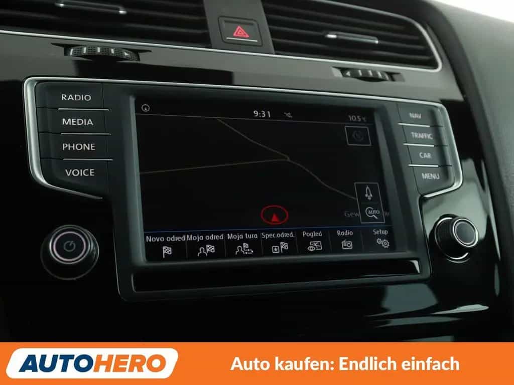 Volkswagen Golf VII 1.4 TSI Highline BMTAut. *NAVI*BI-XENON 10/2015-photo-22