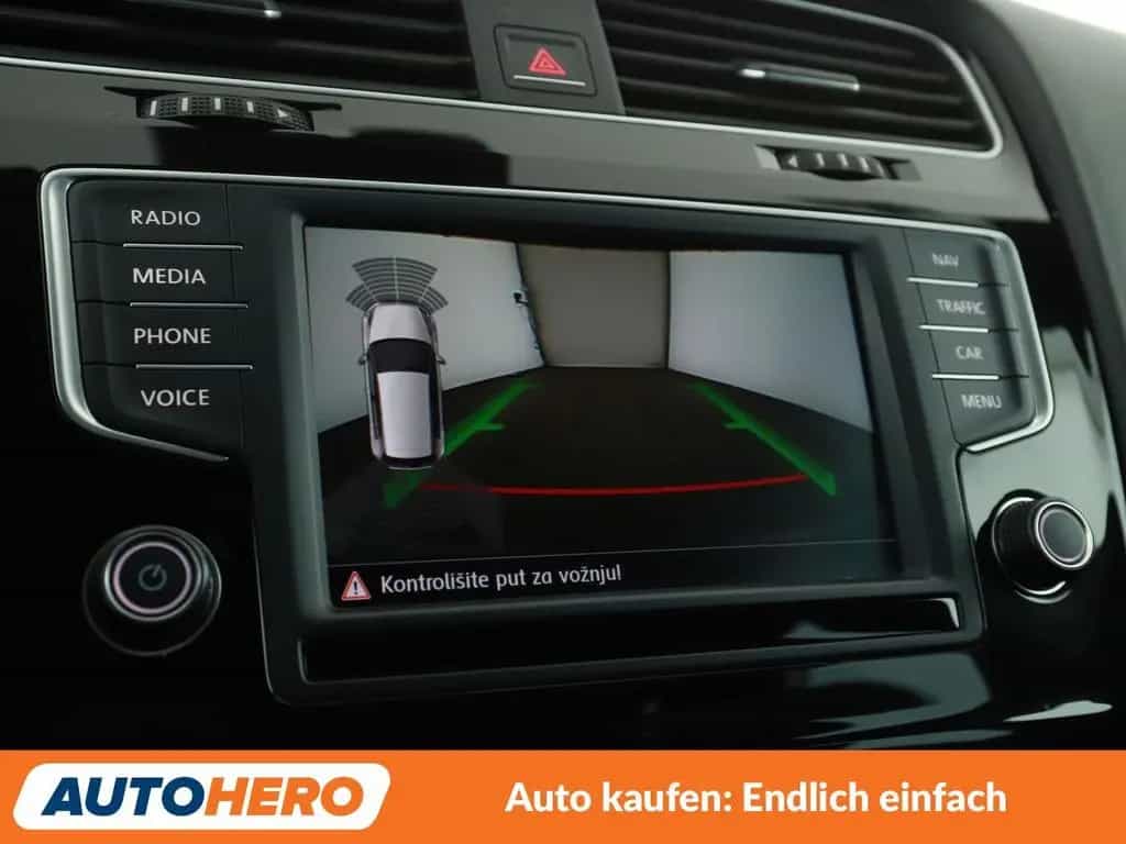 Volkswagen Golf VII 1.4 TSI Highline BMTAut. *NAVI*BI-XENON 10/2015-photo-23