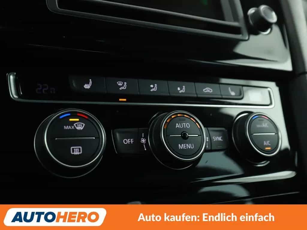 Volkswagen Golf VII 1.4 TSI Highline BMTAut. *NAVI*BI-XENON 10/2015-photo-24