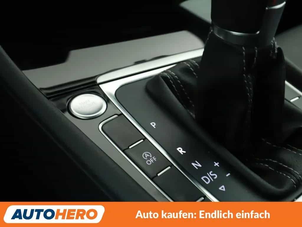 Volkswagen Golf VII 1.4 TSI Highline BMTAut. *NAVI*BI-XENON 10/2015-photo-25