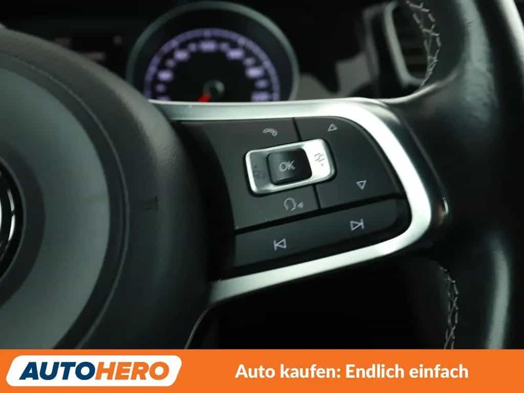 Volkswagen Golf VII 1.4 TSI Highline BMTAut. *NAVI*BI-XENON 10/2015-photo-29