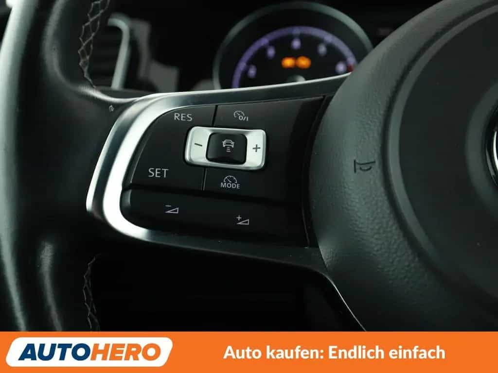 Volkswagen Golf VII 1.4 TSI Highline BMTAut. *NAVI*BI-XENON 10/2015-photo-30