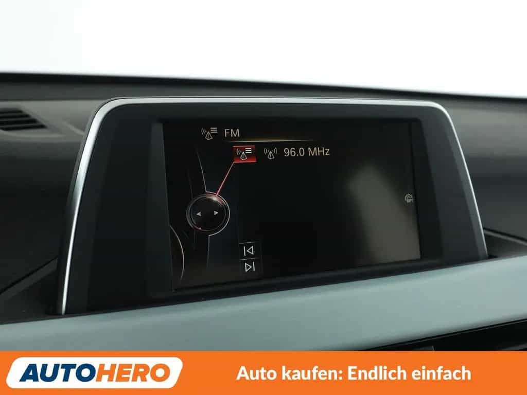 BMW X1 xDrive 20i Sport Line  Aut.*NAVI*LED*TEMPO* 05/2017-photo-21