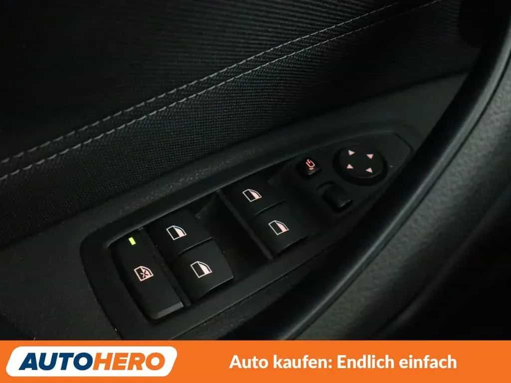 BMW X1 xDrive 20i Sport Line  Aut.*NAVI*LED*TEMPO* 05/2017-photo-29