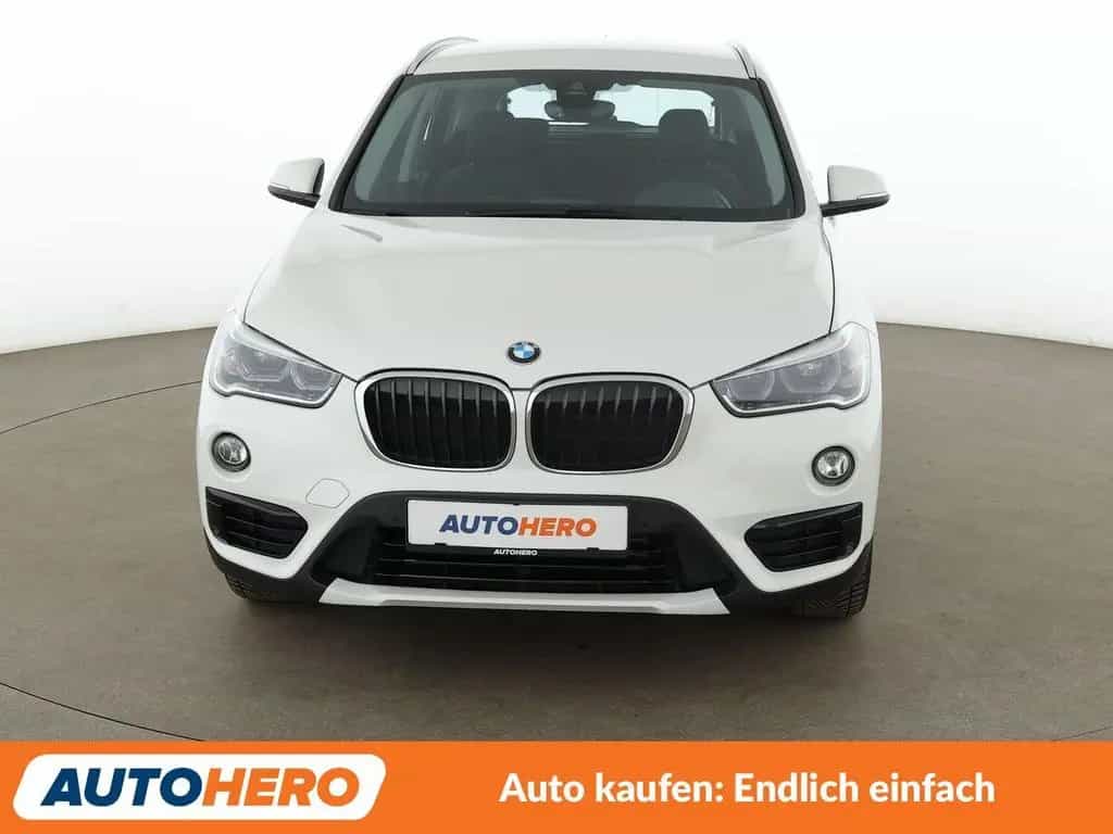 BMW X1 xDrive 20i Sport Line  Aut.*NAVI*LED*TEMPO* 05/2017-photo-8