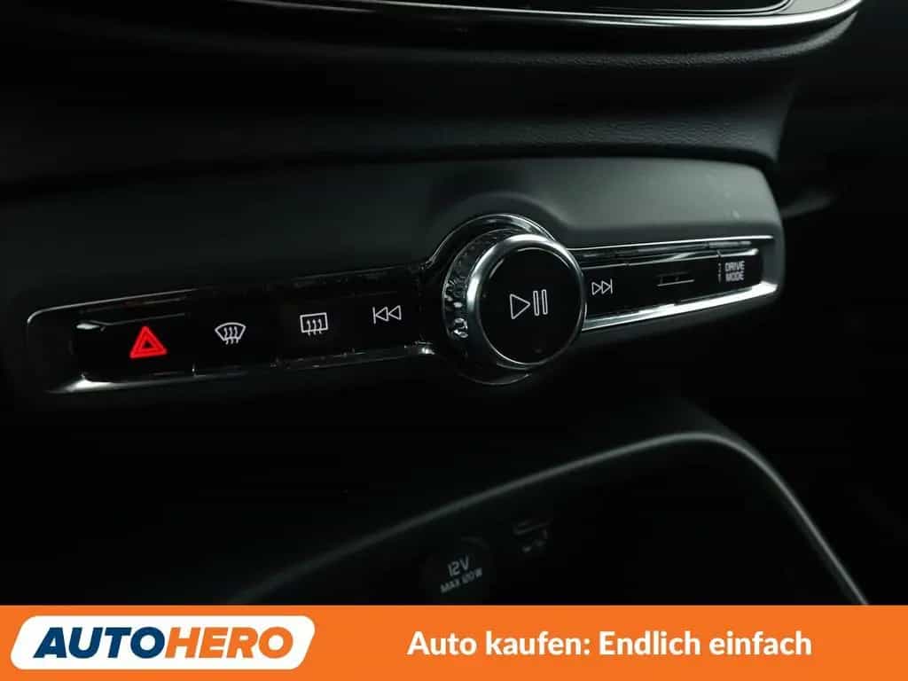 Volvo XC40 1.5 T3 Momentum Pro 2WD*NAVI*TEMPO*CAM*PDC* 07/2019-photo-23
