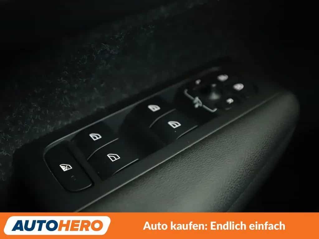 Volvo XC40 1.5 T3 Momentum Pro 2WD*NAVI*TEMPO*CAM*PDC* 07/2019-photo-25