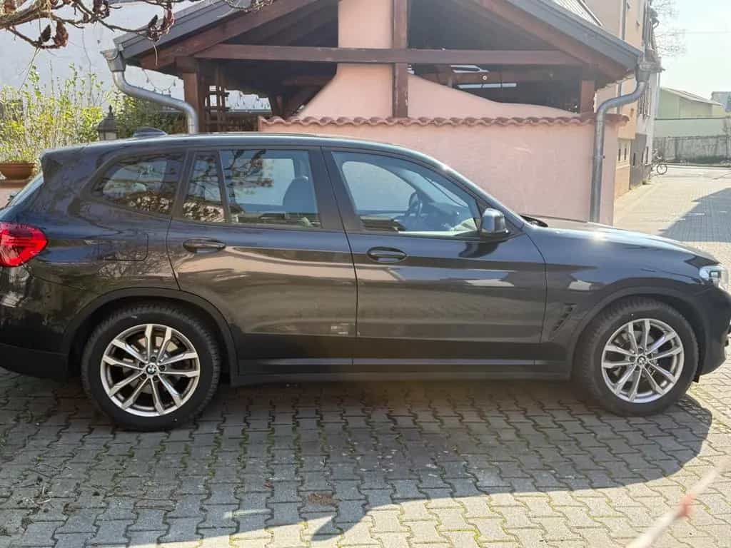 BMW X3 xDrive20d ADVANTAGE Sportsitze AHK Panorama 06/2019-photo-8