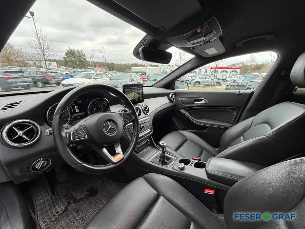 Mercedes-Benz CLA-Class 250 Shooting Brake Urban NAVI/LED/SHZ/PDC 04/2017-photo-4