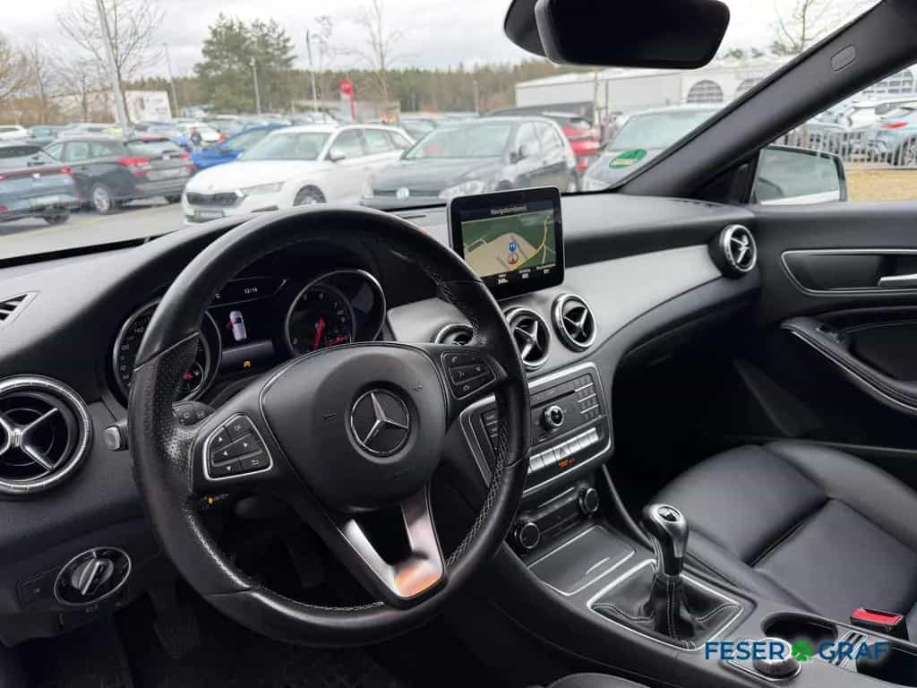 Mercedes-Benz CLA-Class 250 Shooting Brake Urban NAVI/LED/SHZ/PDC 04/2017-photo-5