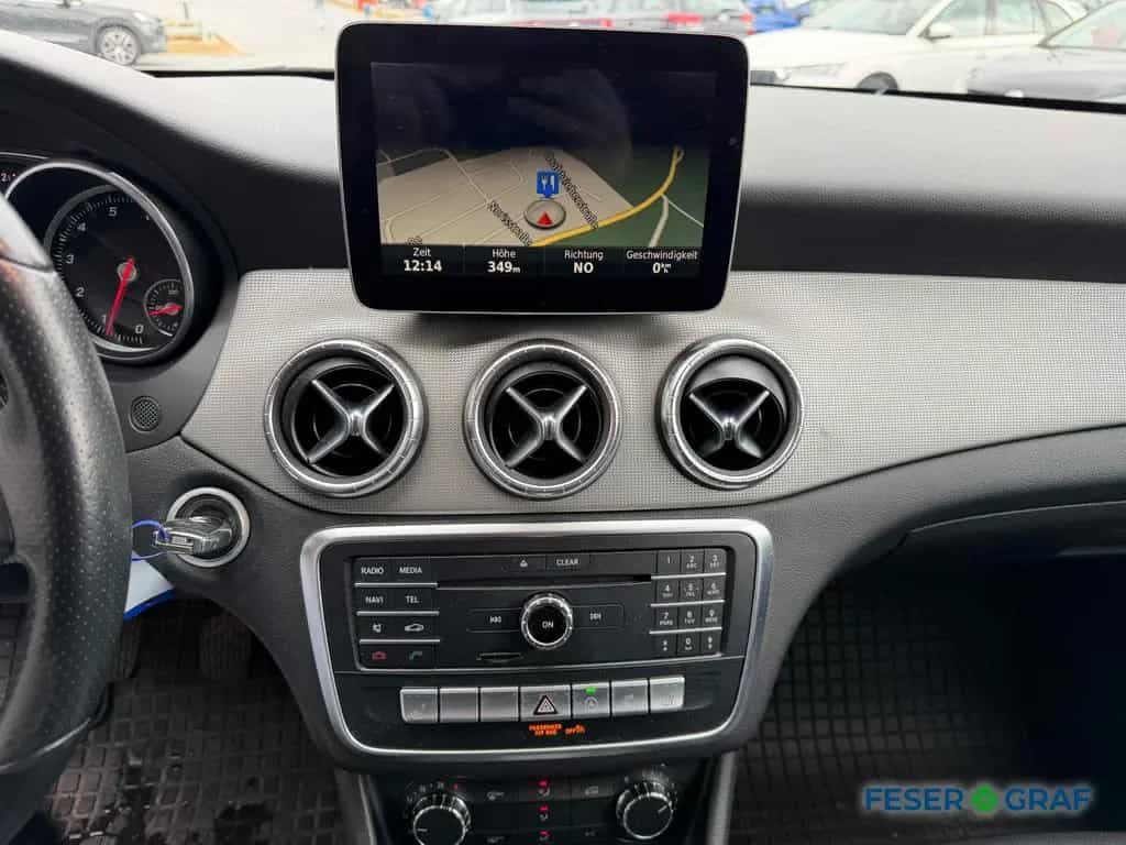 Mercedes-Benz CLA-Class 250 Shooting Brake Urban NAVI/LED/SHZ/PDC 04/2017-photo-7