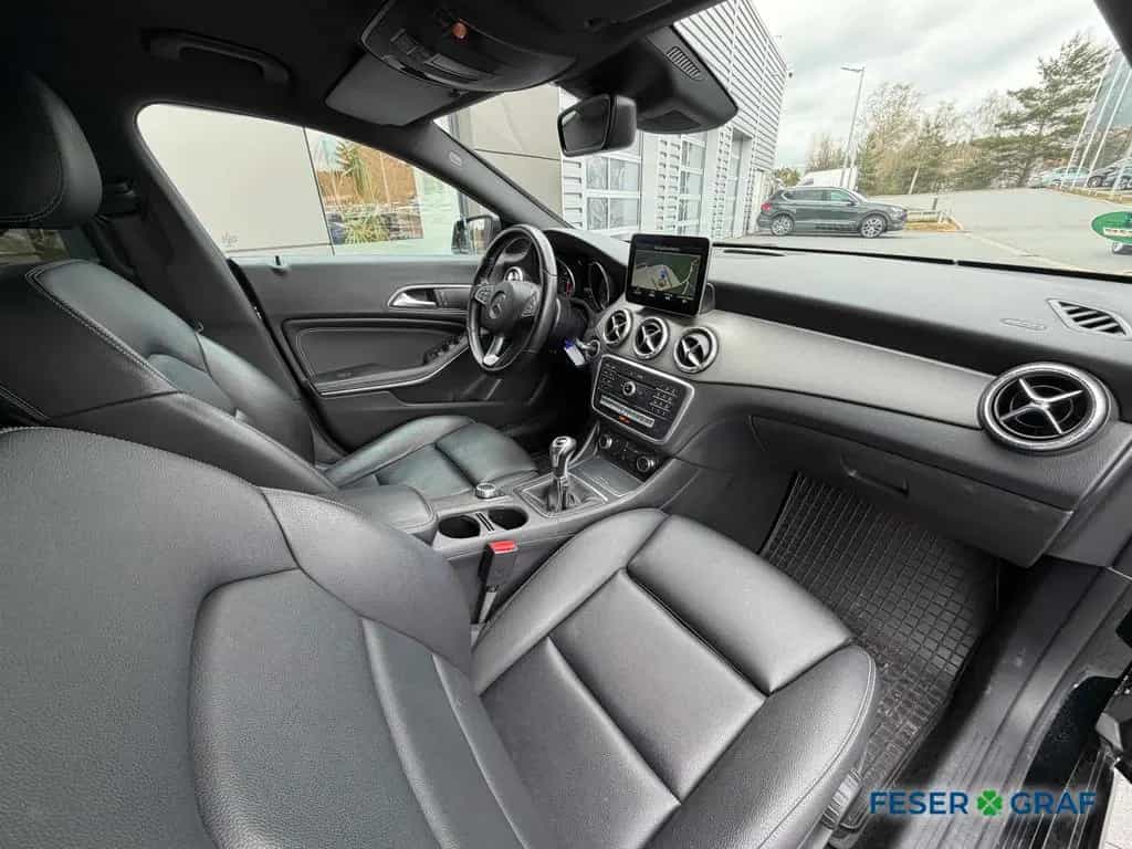 Mercedes-Benz CLA-Class 250 Shooting Brake Urban NAVI/LED/SHZ/PDC 04/2017-photo-8