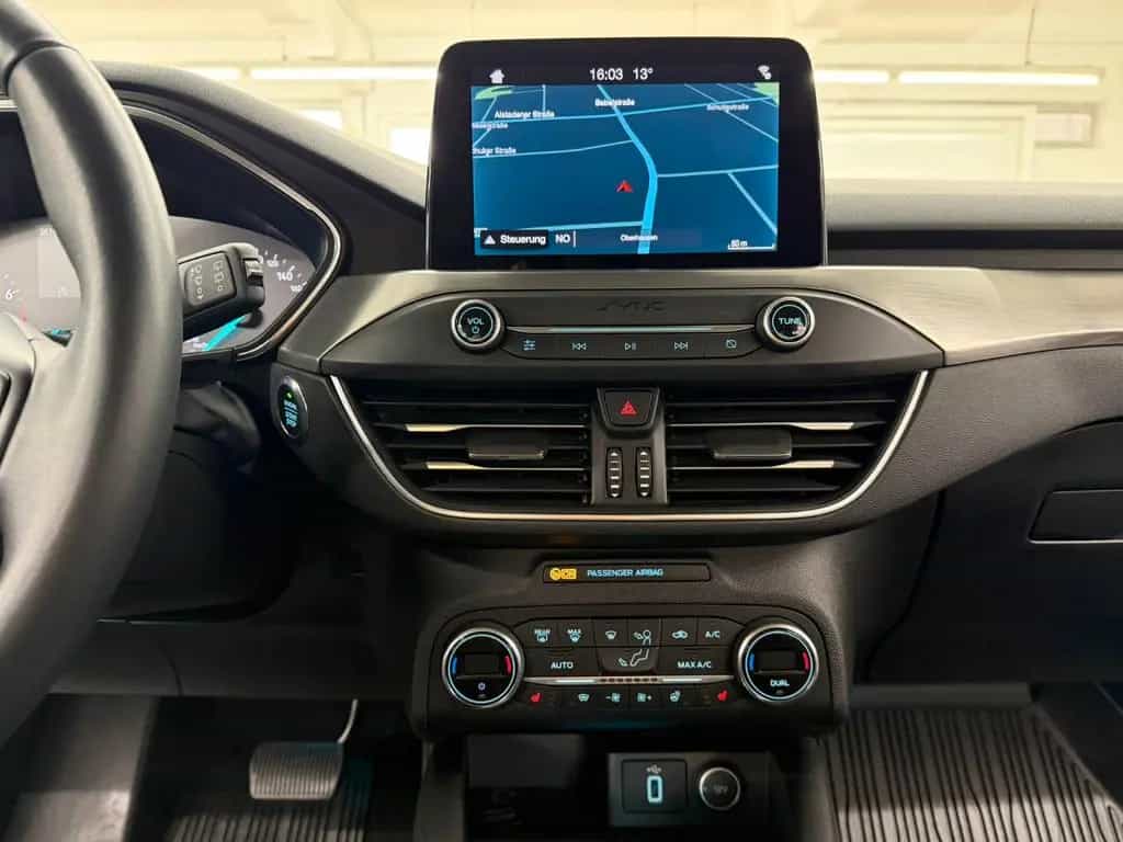 Ford Focus Lim. Titanium*AUTOMATIK*NAVI*GARANTIE* 11/2019-photo-9