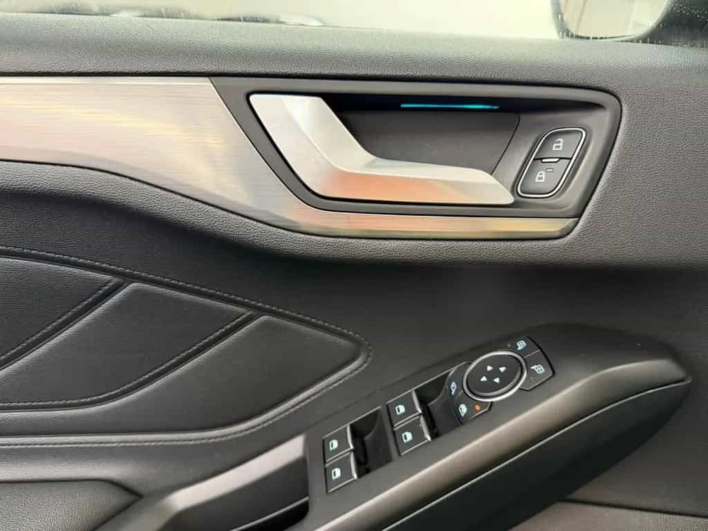 Ford Focus Lim. Titanium*AUTOMATIK*NAVI*GARANTIE* 11/2019-photo-15