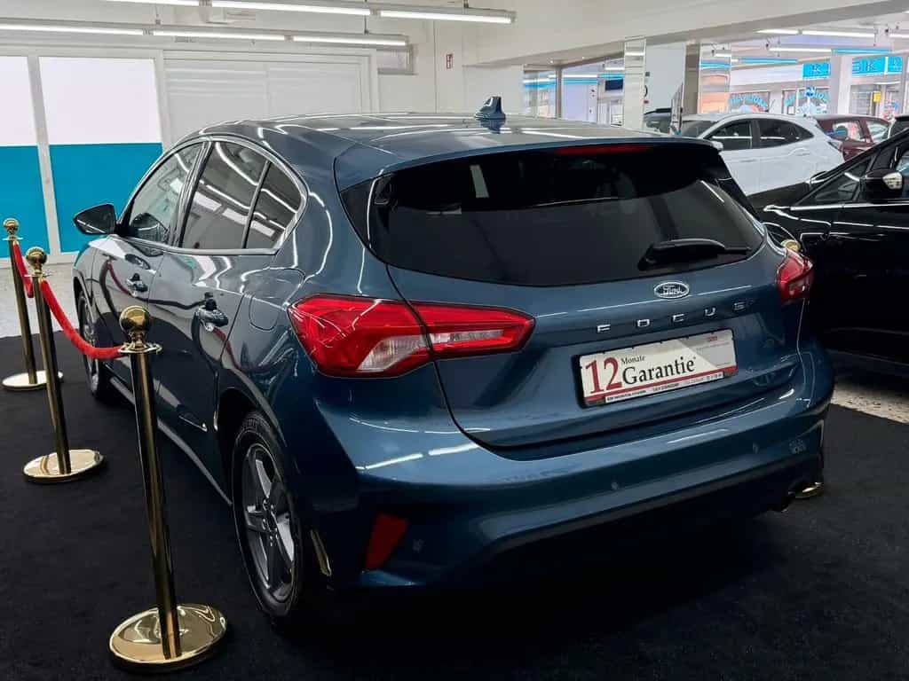 Ford Focus Lim. Titanium*AUTOMATIK*NAVI*GARANTIE* 11/2019-photo-2