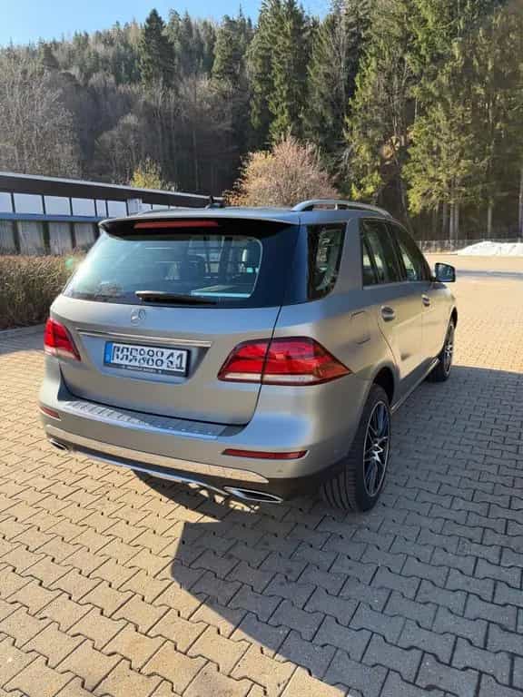 Mercedes-Benz GLE-Class 250 d 4MATIC - 06/2018-photo-4