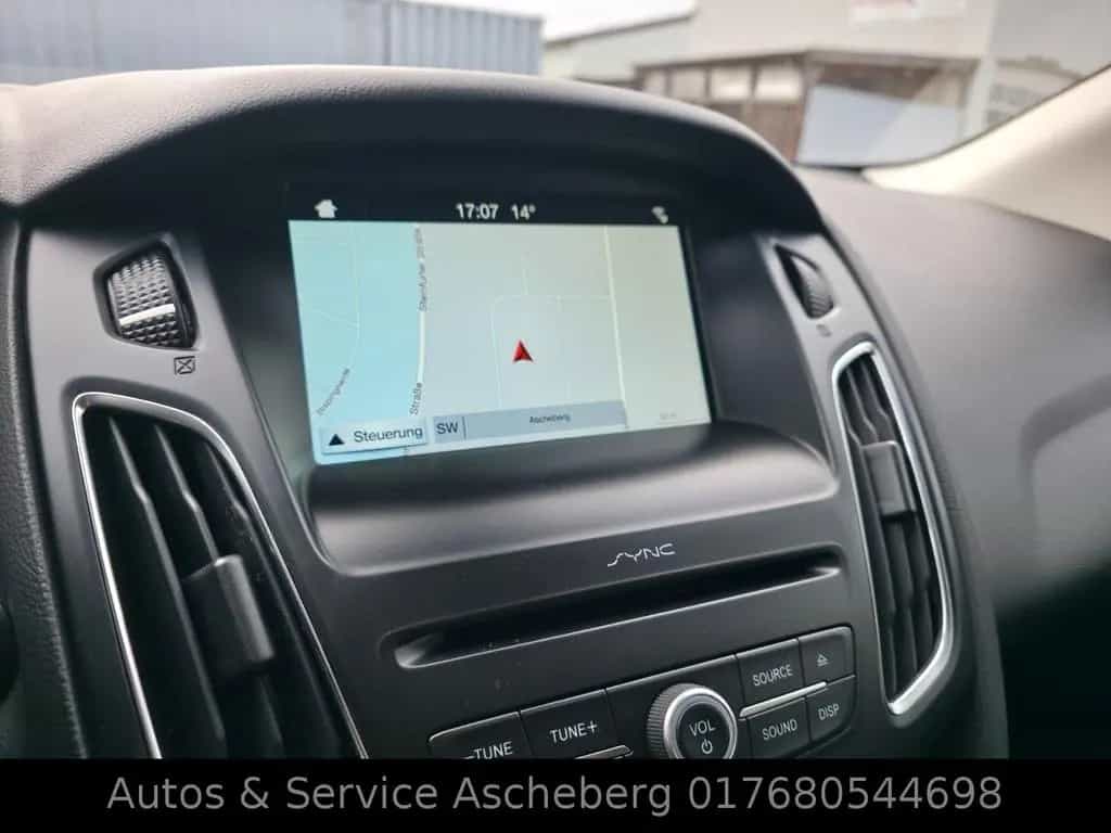 Ford Focus Turnier Titanium Automatik*Zahnr.Neu 11/2016-photo-12