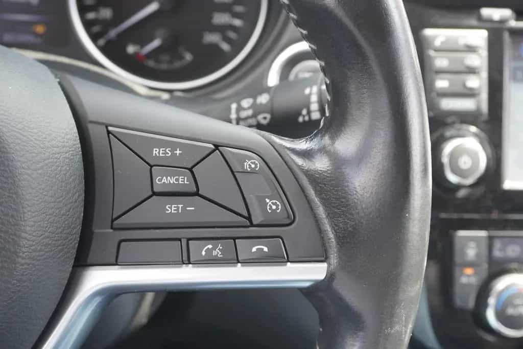 Nissan Qashqai 1.2 DIG-T XTronic LED Panorama 360° Navi 08/2018-photo-23
