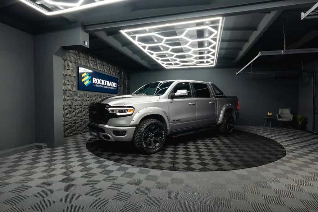Dodge RAM 5.7 V8 HEMI 4x4 Offroad Night Limited 19% 12/2020-photo-1
