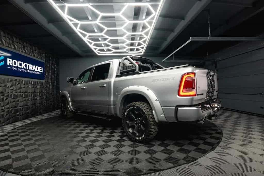 Dodge RAM 5.7 V8 HEMI 4x4 Offroad Night Limited 19% 12/2020-photo-17