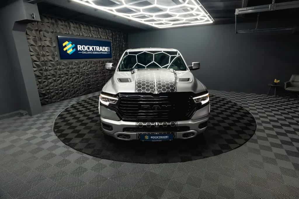 Dodge RAM 5.7 V8 HEMI 4x4 Offroad Night Limited 19% 12/2020-photo-2