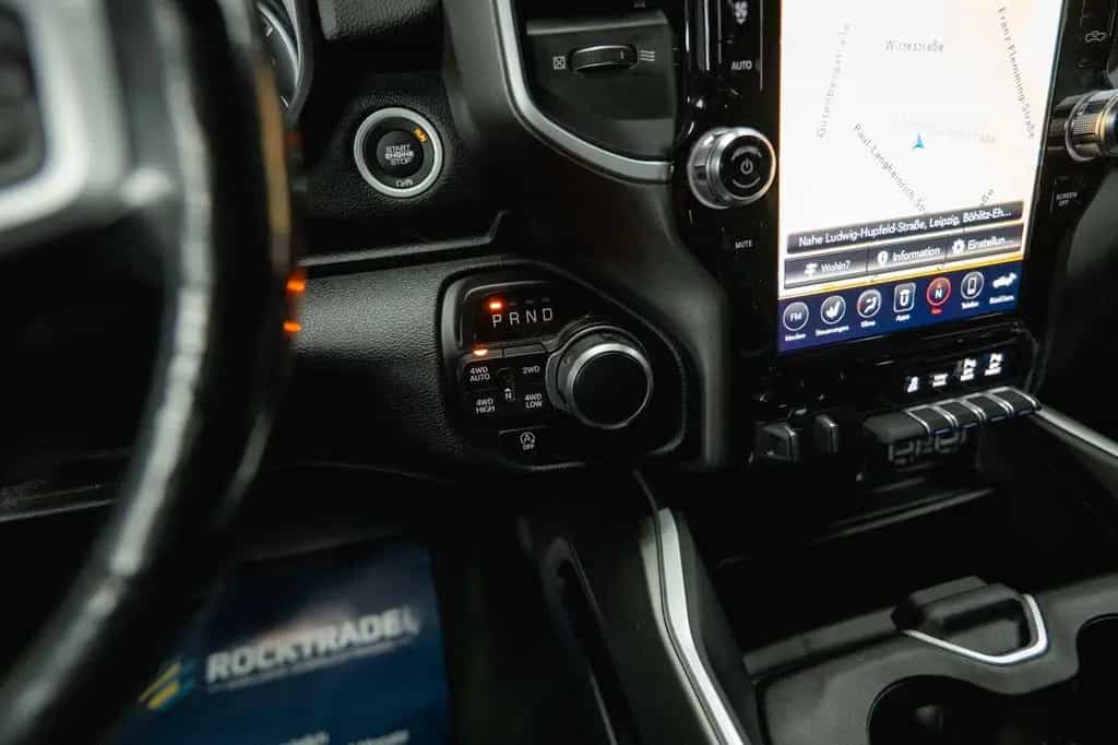 Dodge RAM 5.7 V8 HEMI 4x4 Offroad Night Limited 19% 12/2020-photo-27