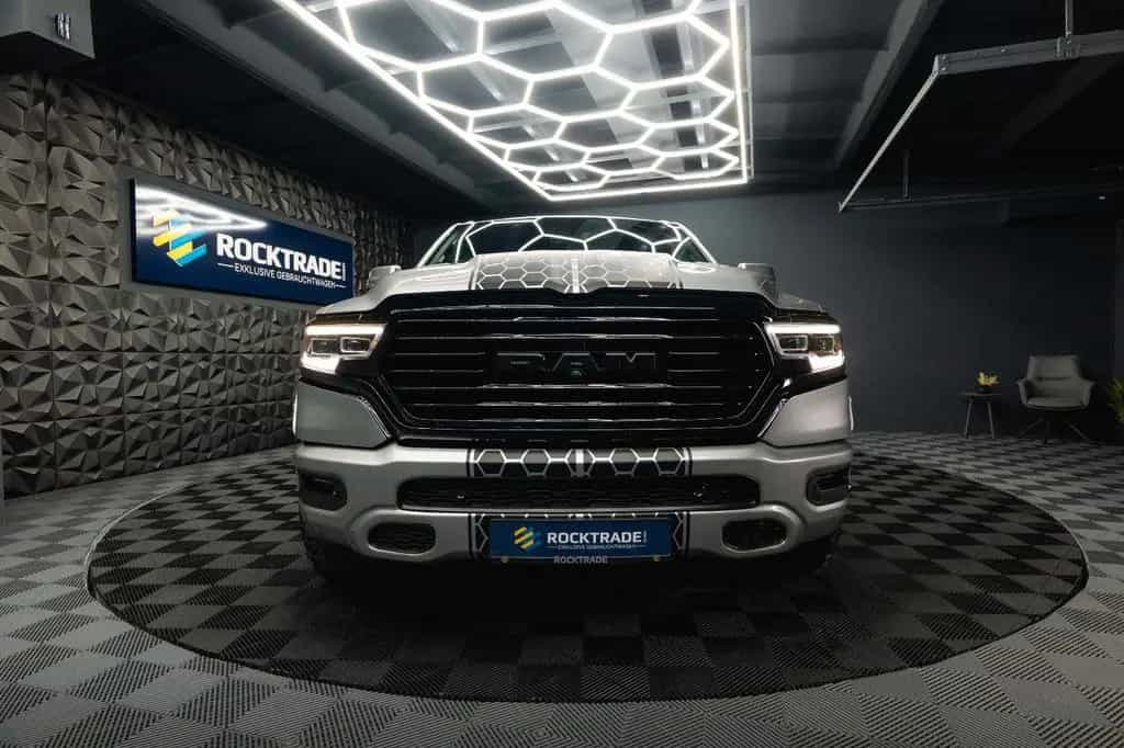 Dodge RAM 5.7 V8 HEMI 4x4 Offroad Night Limited 19% 12/2020-photo-3