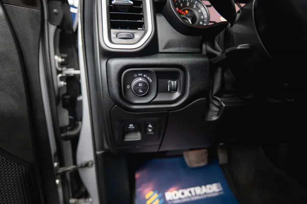 Dodge RAM 5.7 V8 HEMI 4x4 Offroad Night Limited 19% 12/2020-photo-36