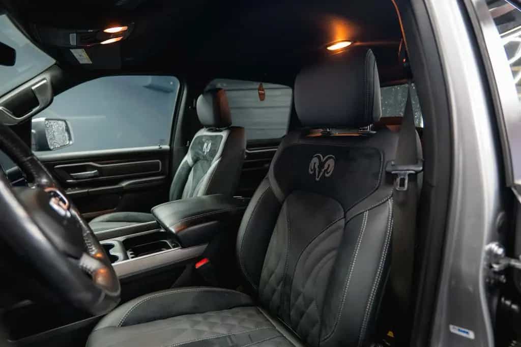 Dodge RAM 5.7 V8 HEMI 4x4 Offroad Night Limited 19% 12/2020-photo-37