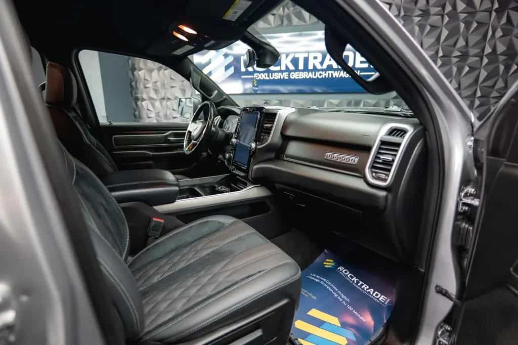 Dodge RAM 5.7 V8 HEMI 4x4 Offroad Night Limited 19% 12/2020-photo-44