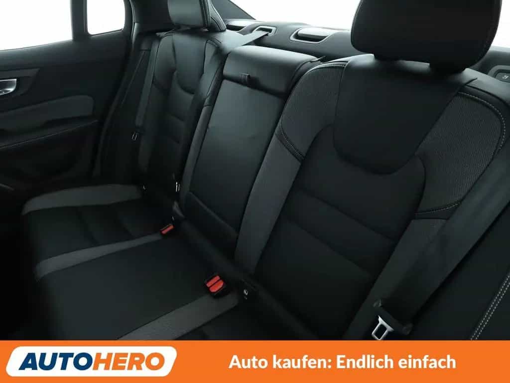 Volvo S60 2.0 B5 Mild-Hybrid Ultimate Dark AWD Aut*LED 10/2023-photo-13